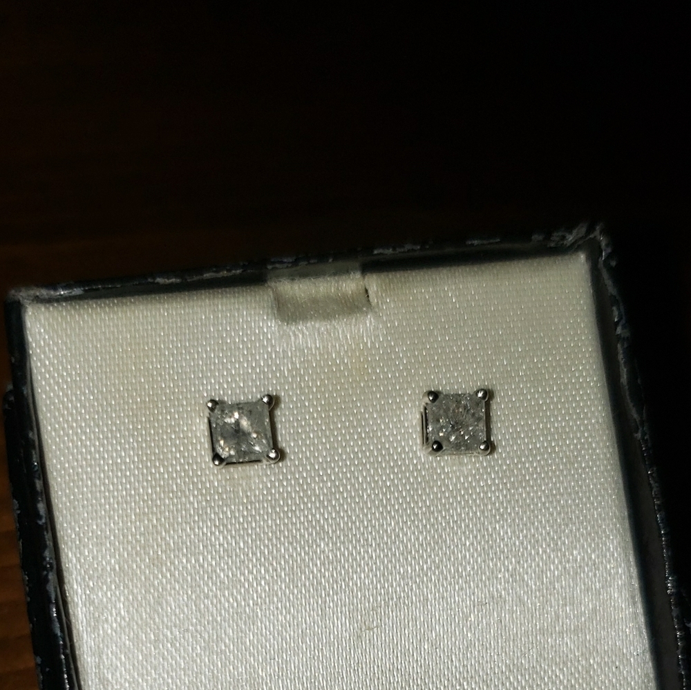 💎 Princess cut diamond earrings 💎